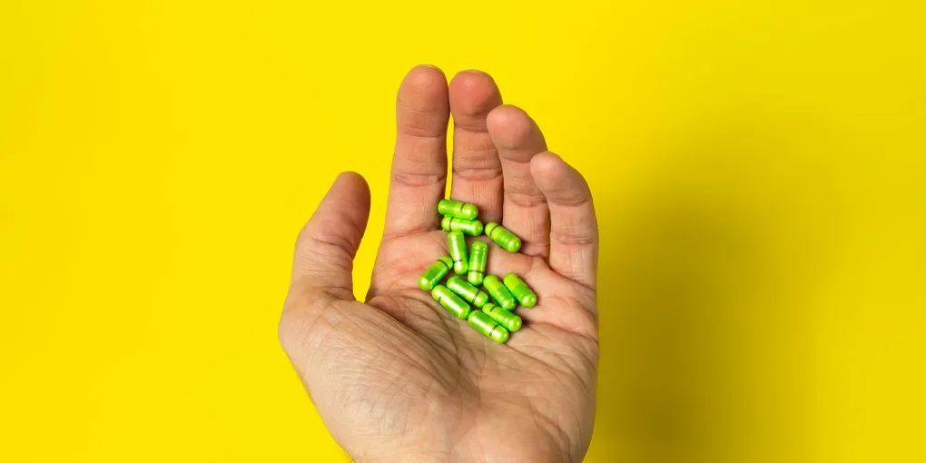 BCAAs vs EAAs for Muscle Recovery: Top Picks Ranked