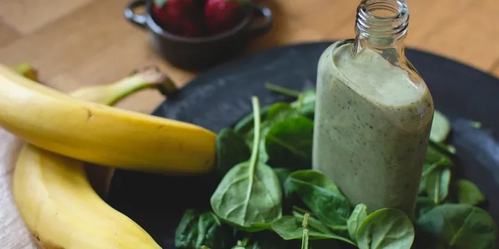 Best Greens Powder Supplement 2026: AG1 vs Organifi