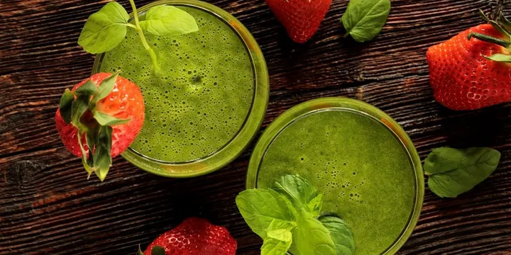 Best Greens Powder Supplement 2026: AG1 vs Organifi