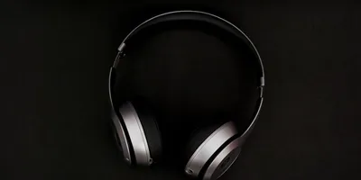 Best Noise-Cancelling Headphones for Focus: Bose vs Sony