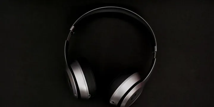 Best Noise-Cancelling Headphones for Focus: Bose vs Sony